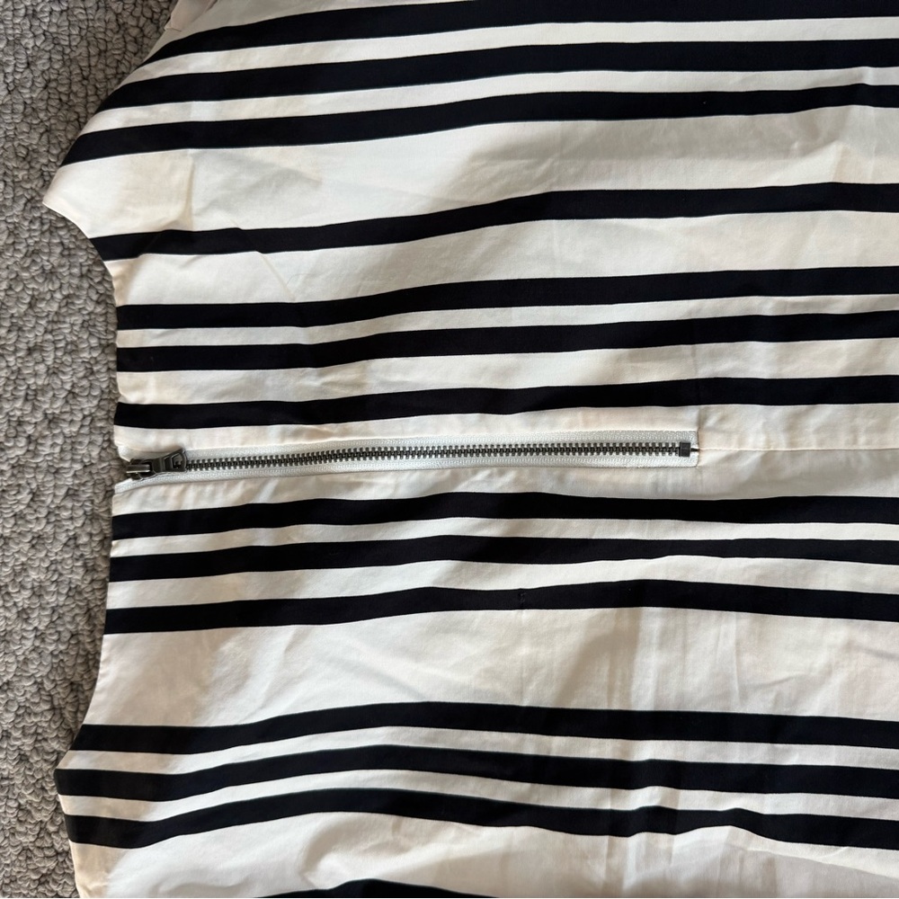 Alice + Olivia Black and White Striped Blouse - Picture 2 of 3